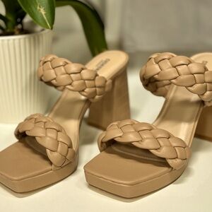 Nude Cushionaire Heels! Beautiful color. Perfect for those cute fall outfits.